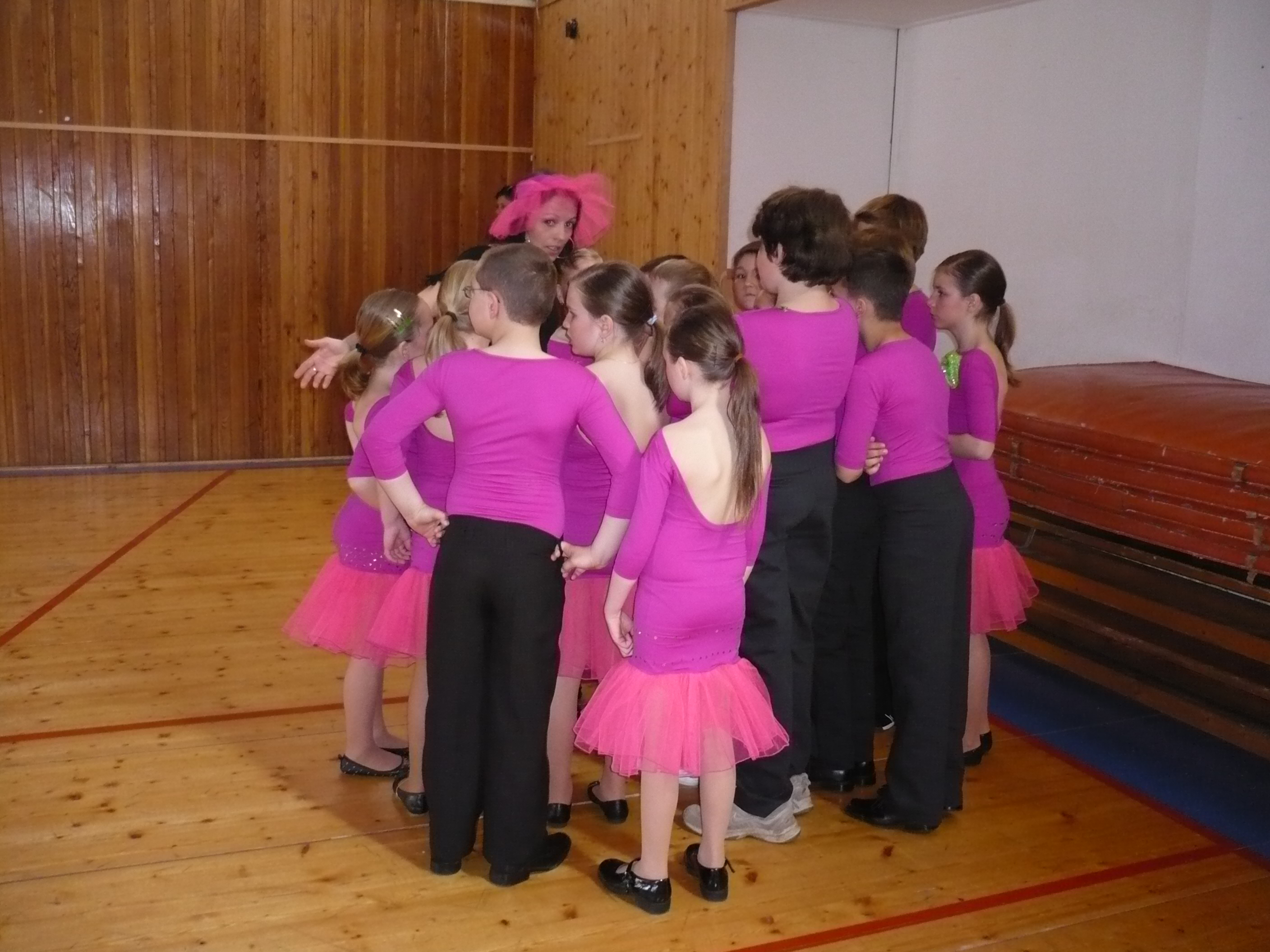 vystoupení formace I feel good 004