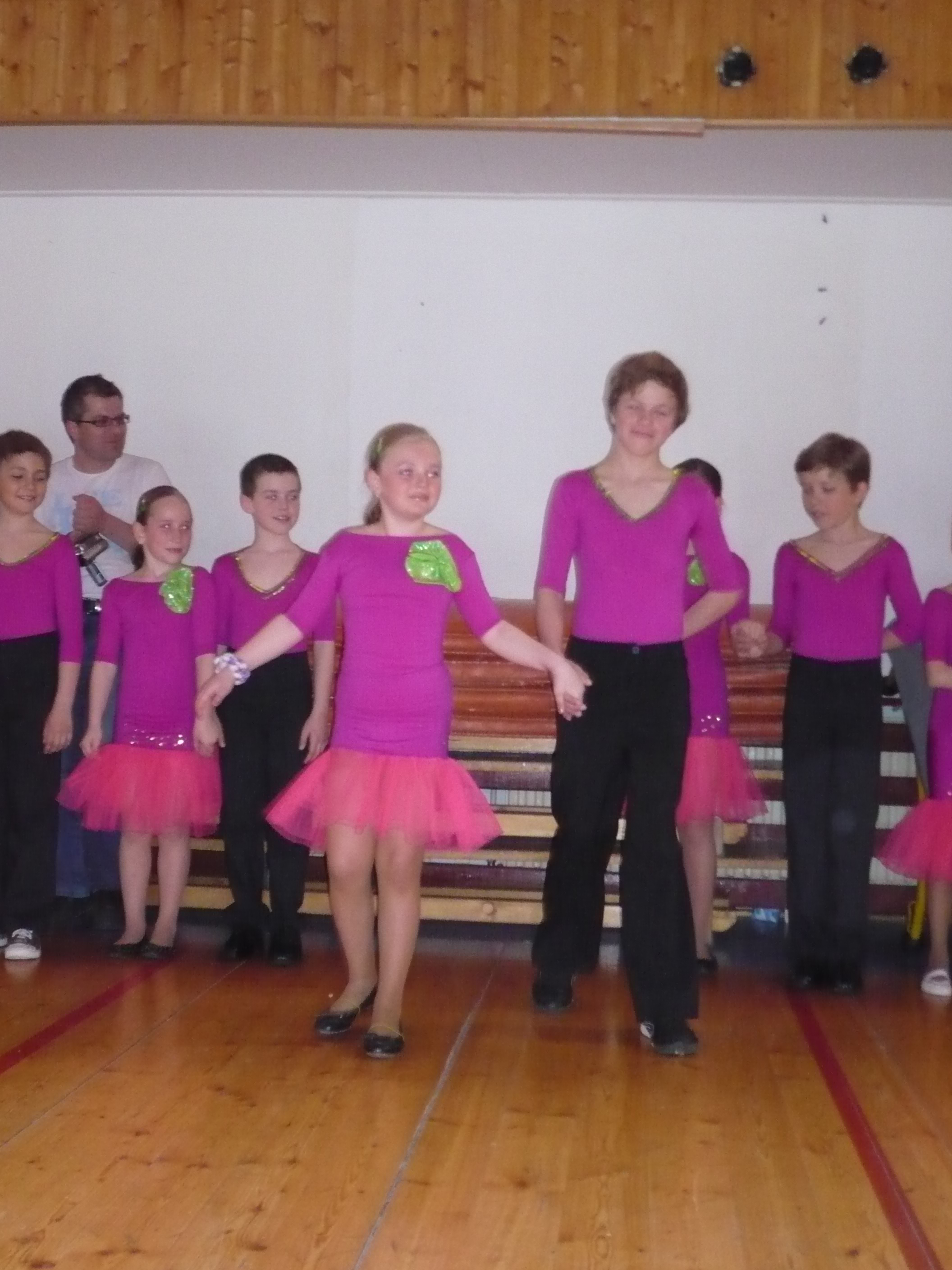 vystoupení formace I feel good 013