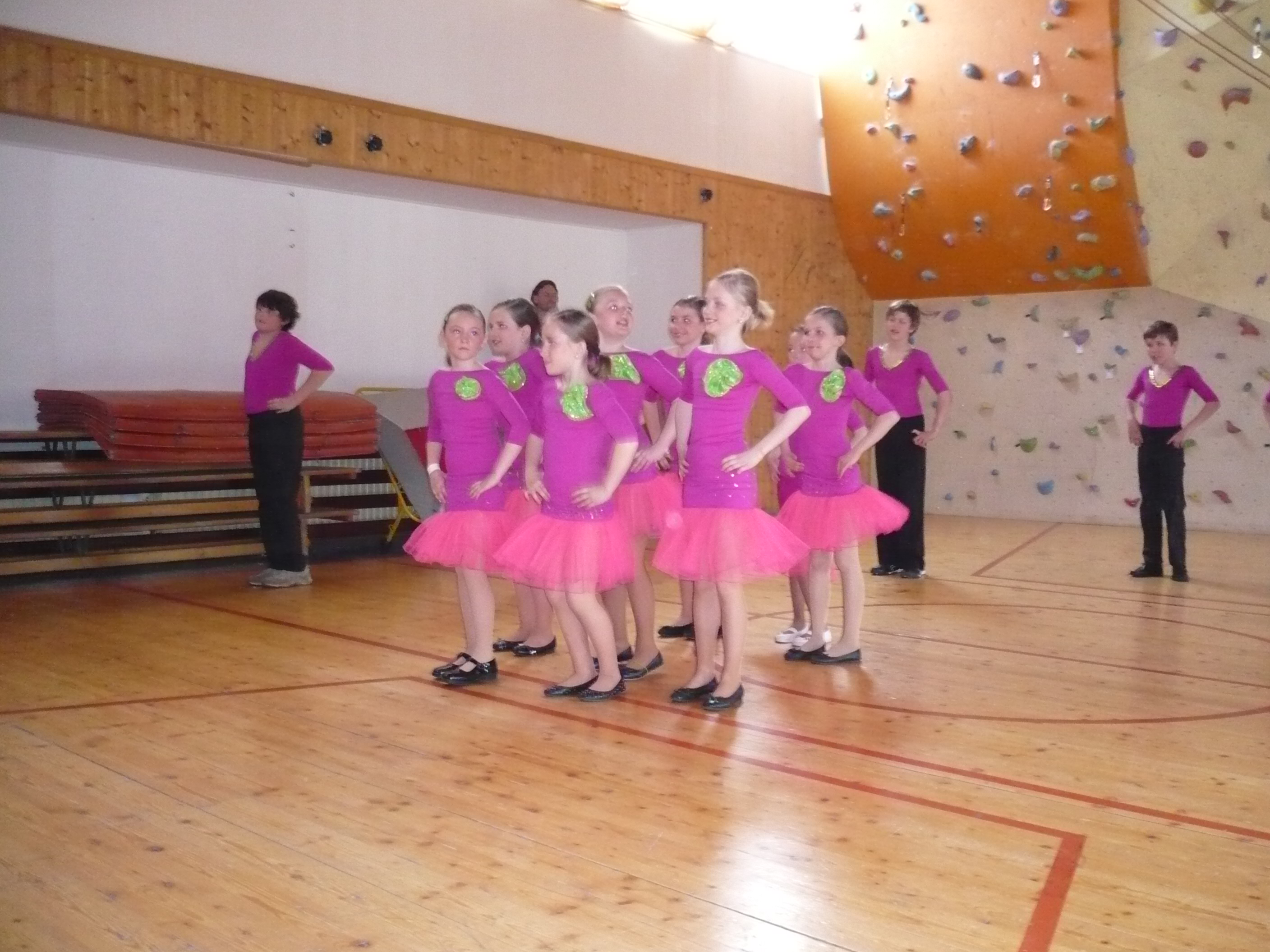 vystoupení formace I feel good 021