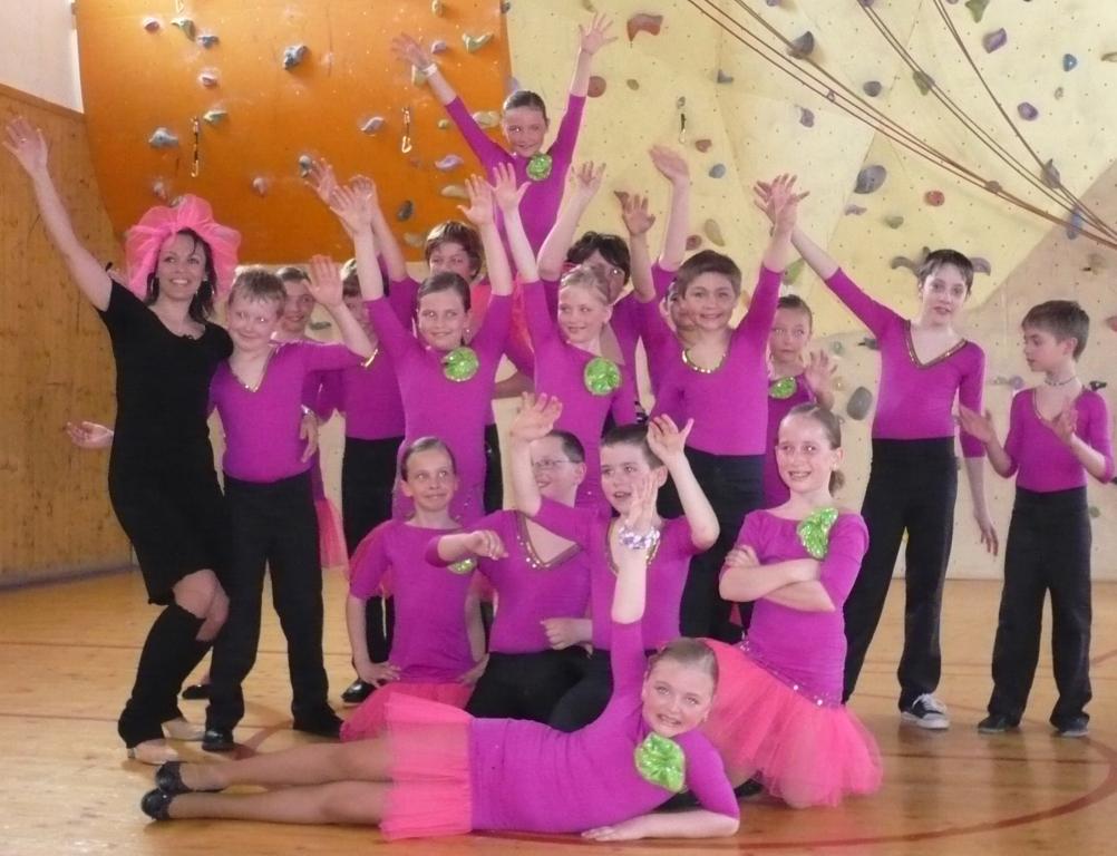 vystoupení formace I feel good 0244